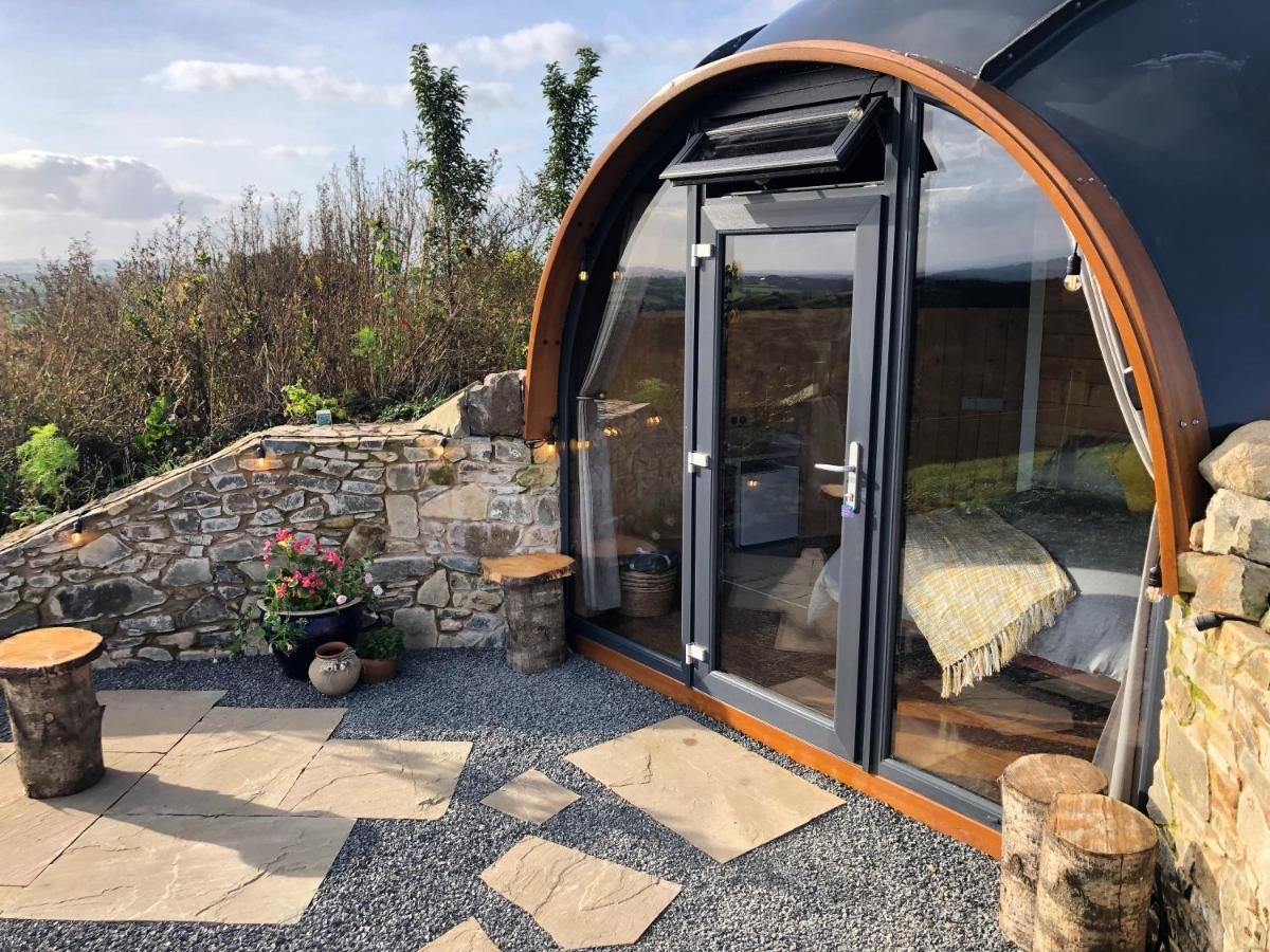 Hilltop Hideaway - Secluded Pod With Private Hot Tub Ньюри Экстерьер фото