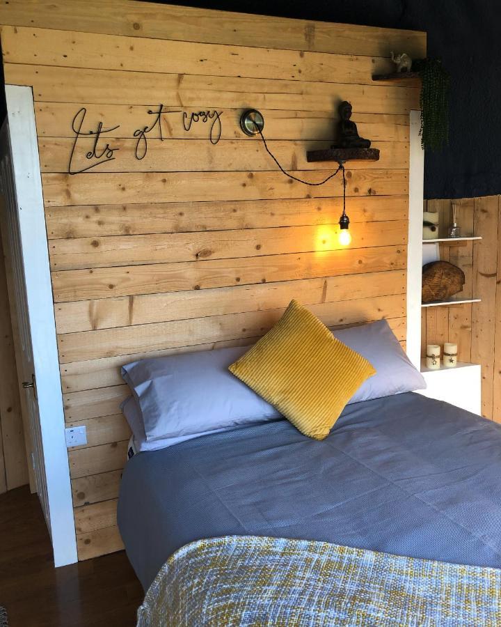 Hilltop Hideaway - Secluded Pod With Private Hot Tub Ньюри Экстерьер фото